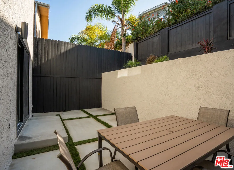 1747 Wollacott Street Redondo Beach, CA 90278