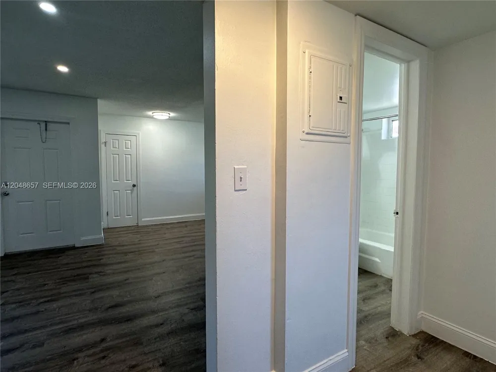 2401 NW 9th Ave #3 Wilton Manors, FL 33311