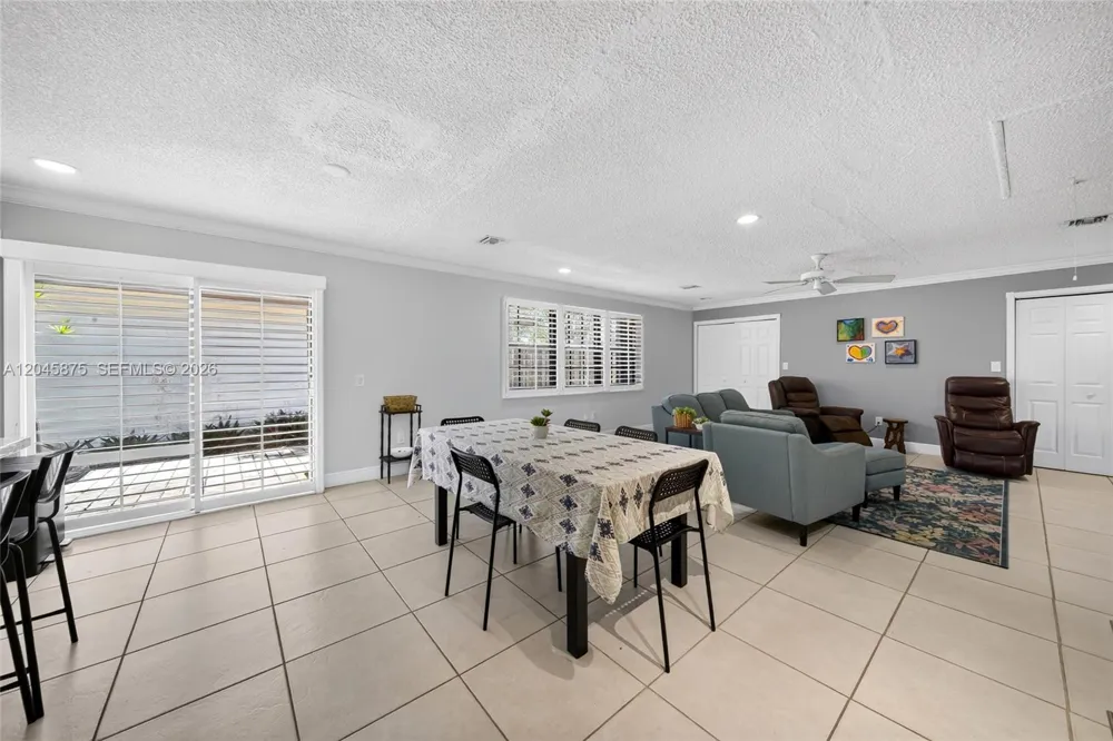 5212 SW 151st Pl Miami, FL 33185
