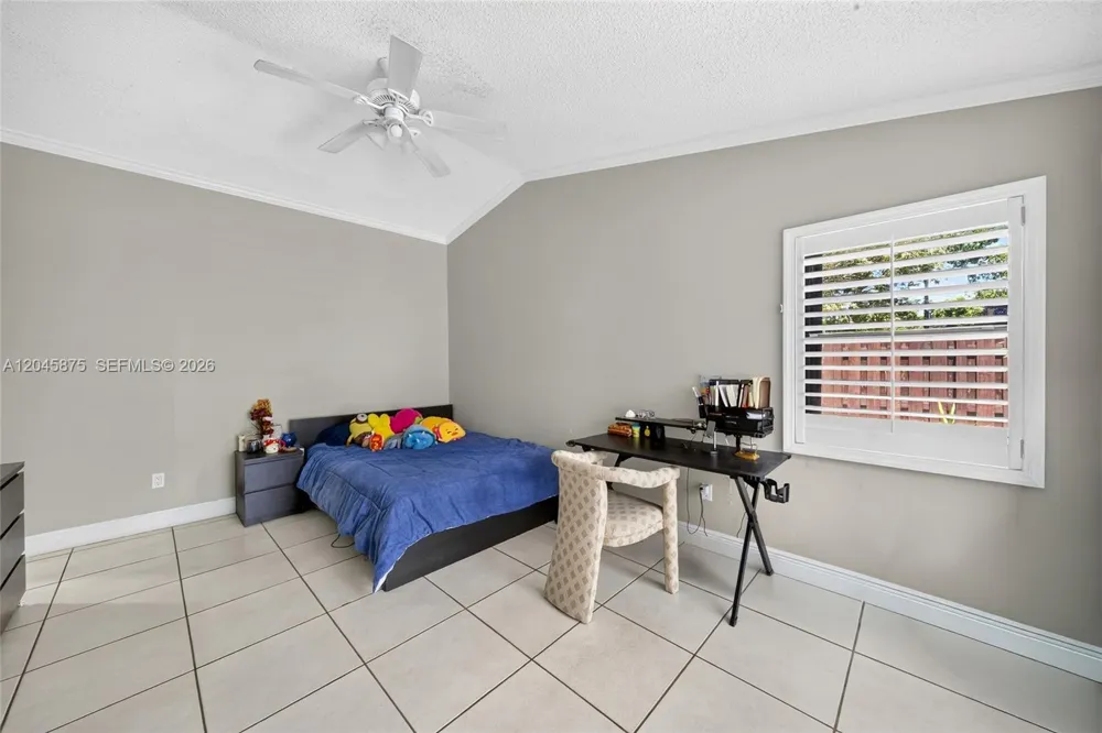 5212 SW 151st Pl Miami, FL 33185