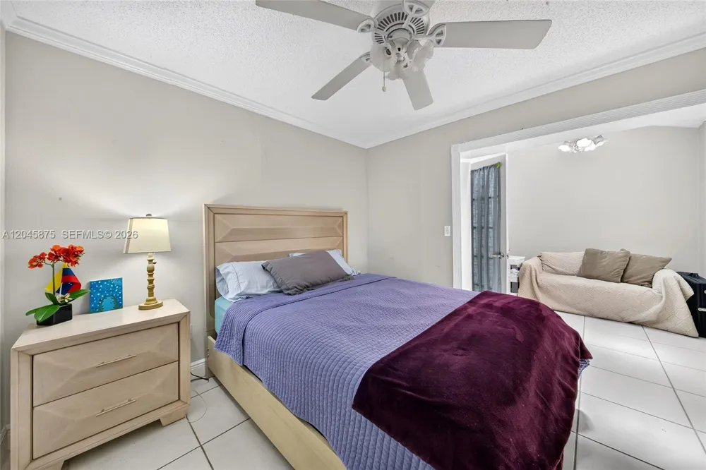 5212 SW 151st Pl Miami, FL 33185