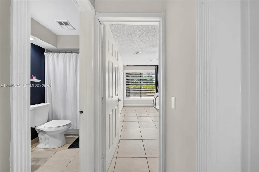5212 SW 151st Pl Miami, FL 33185