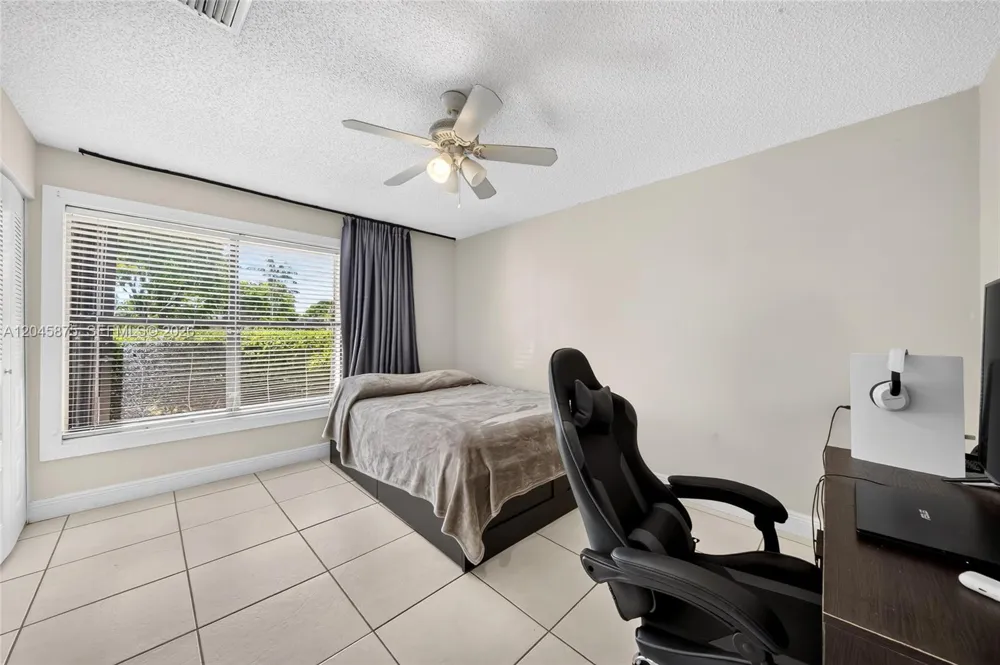 5212 SW 151st Pl Miami, FL 33185
