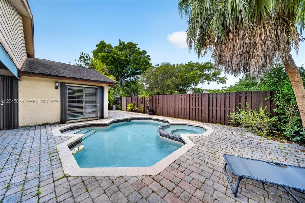 5212 SW 151st Pl Miami, FL 33185