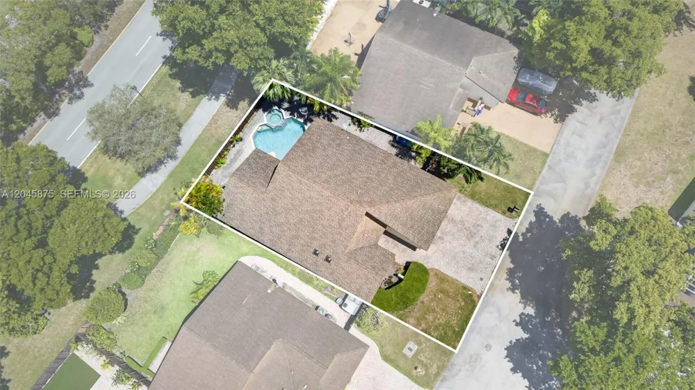 5212 SW 151st Pl Miami, FL 33185