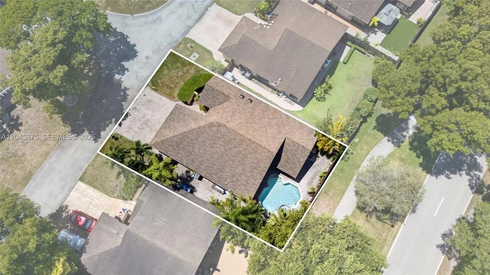 5212 SW 151st Pl Miami, FL 33185
