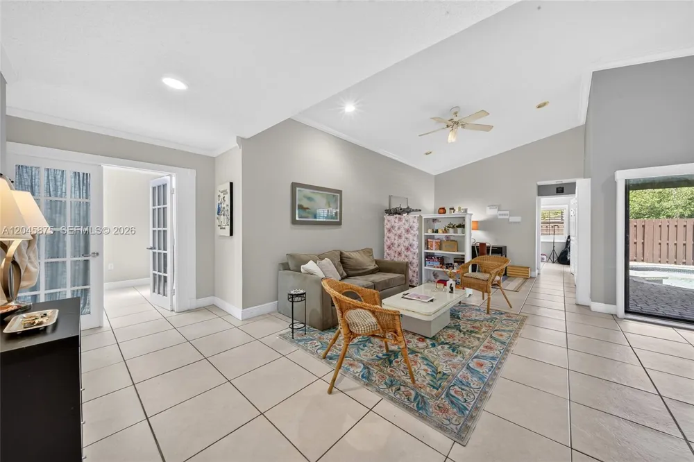 5212 SW 151st Pl Miami, FL 33185