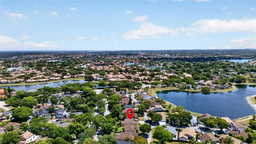 5212 SW 151st Pl Miami, FL 33185