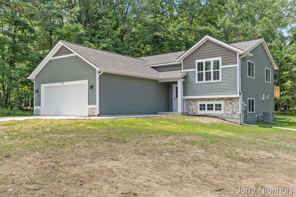 912 Blueberry Pine Court #35 Allegan, MI 49010