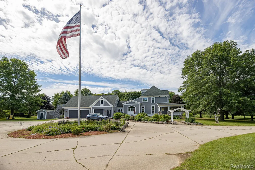 3839 Shamrock Drive Oregon Township, MI 48446