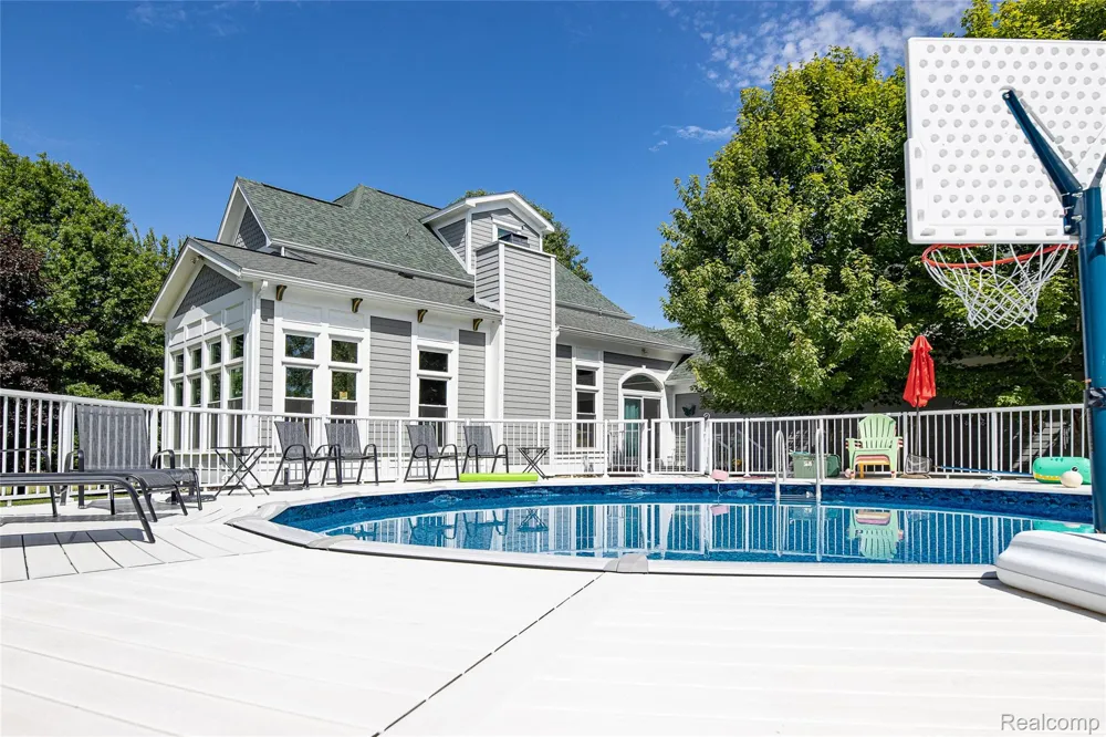 3839 Shamrock Drive Oregon Township, MI 48446