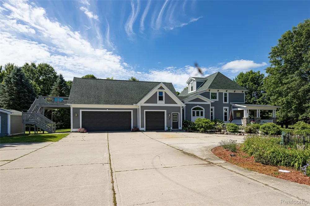 3839 Shamrock Drive Oregon Township, MI 48446