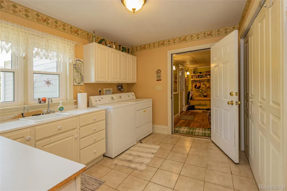 3839 Shamrock Drive Oregon Township, MI 48446