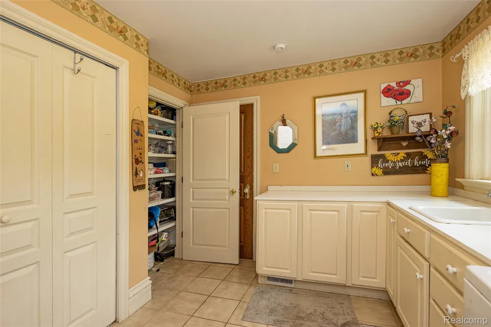 3839 Shamrock Drive Oregon Township, MI 48446