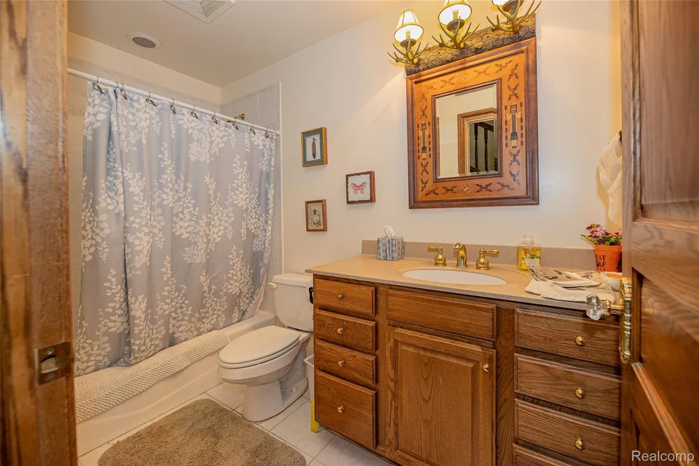 3839 Shamrock Drive Oregon Township, MI 48446