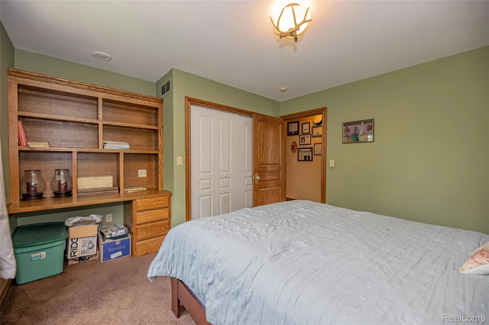 3839 Shamrock Drive Oregon Township, MI 48446