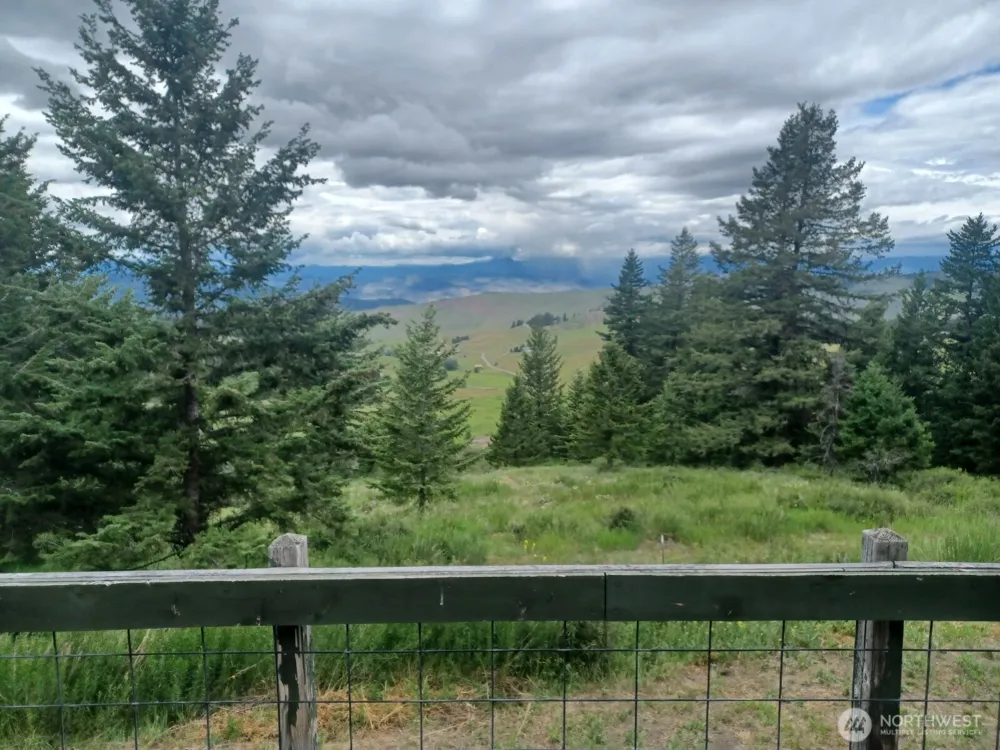 302 Davies Road Oroville, WA 98844