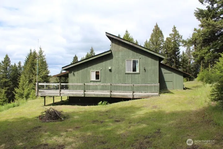 302 Davies Road Oroville, WA 98844