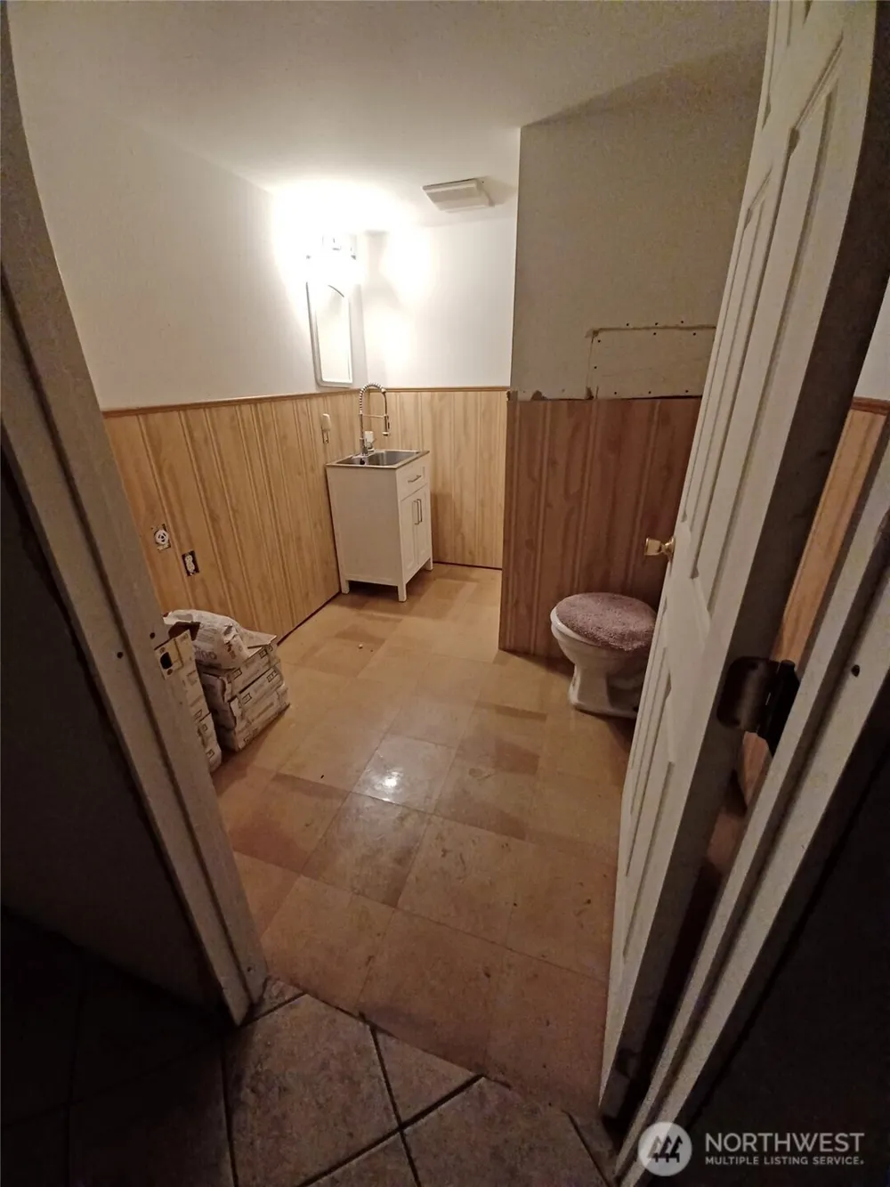 302 Davies Road Oroville, WA 98844
