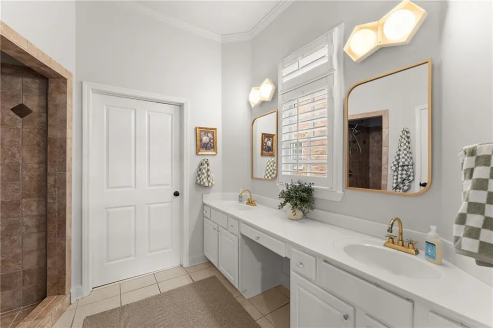 812 Creek View Lane Roswell, GA 30075