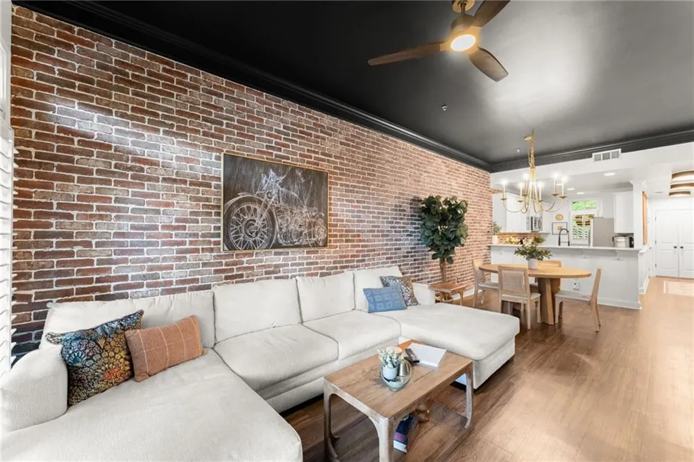 812 Creek View Lane Roswell, GA 30075
