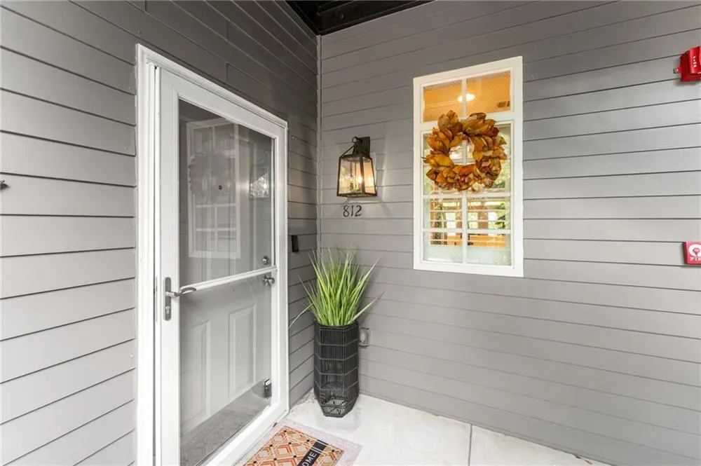 812 Creek View Lane Roswell, GA 30075
