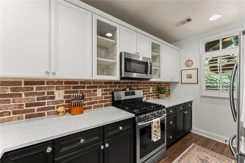 812 Creek View Lane Roswell, GA 30075
