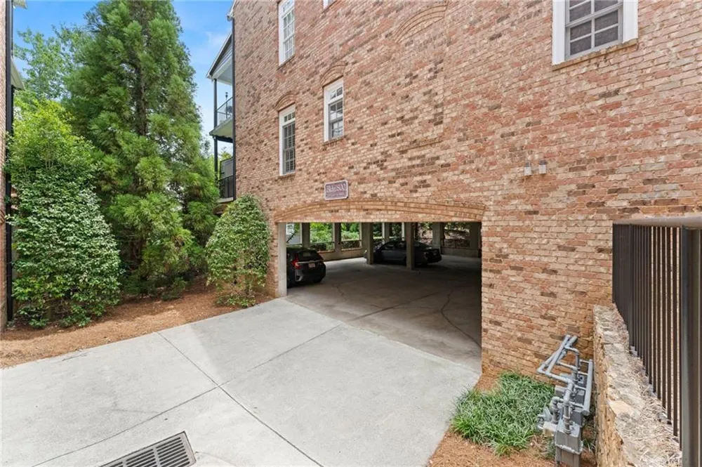 812 Creek View Lane Roswell, GA 30075