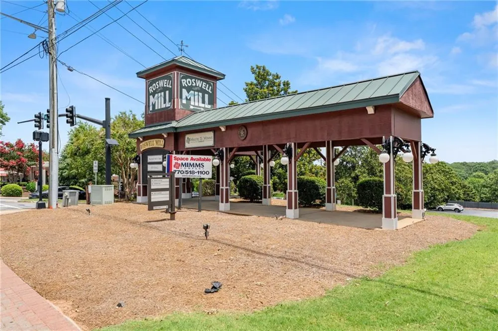 812 Creek View Lane Roswell, GA 30075