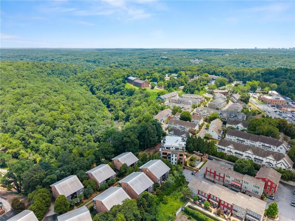 812 Creek View Lane Roswell, GA 30075