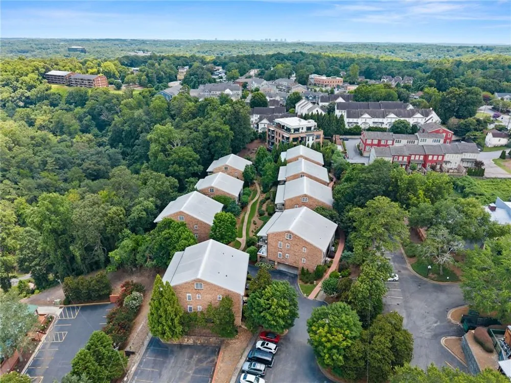 812 Creek View Lane Roswell, GA 30075