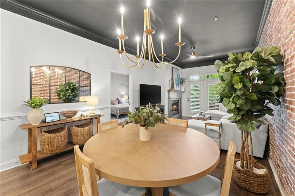812 Creek View Lane Roswell, GA 30075