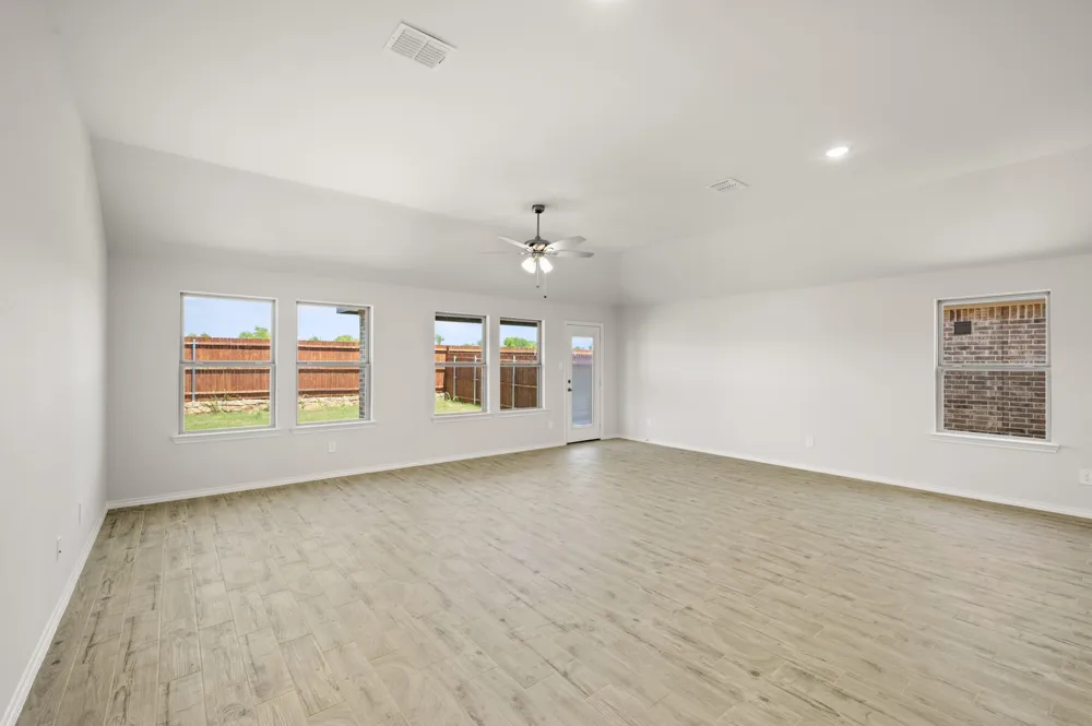 404 Comanche Drive Cleburne, TX 76033