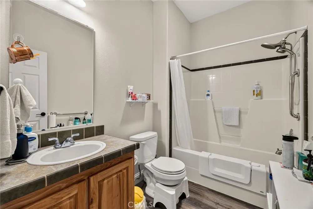 24930 68th Los Molinos, CA 96055
