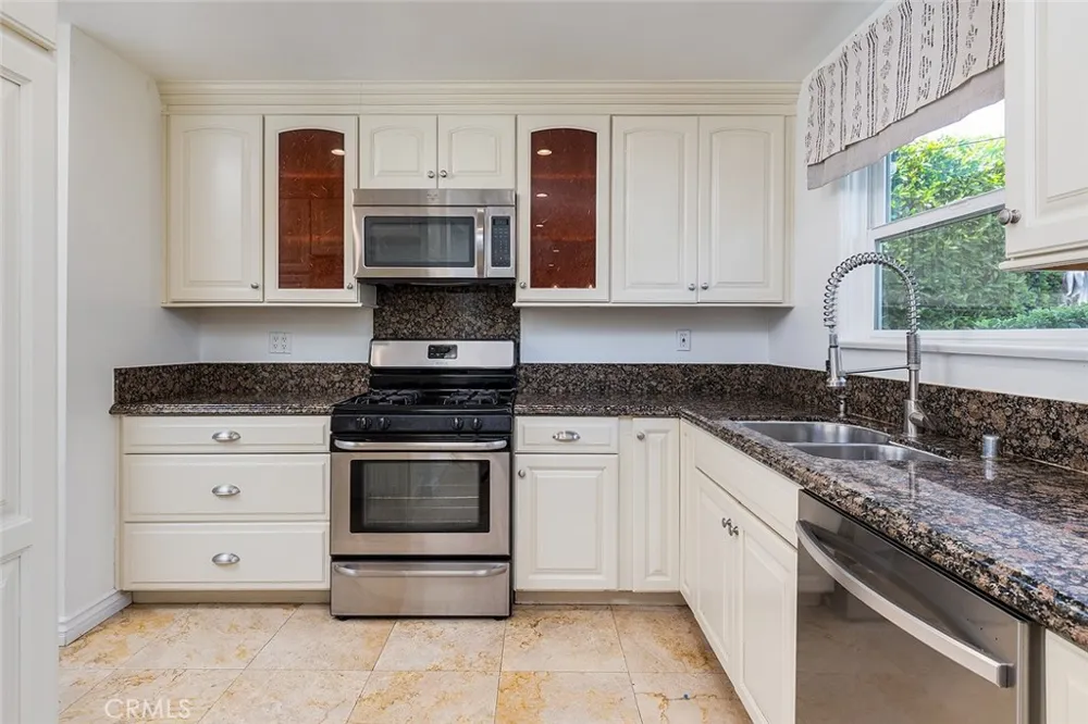1030 Cynthia Avenue Pasadena, CA 91107