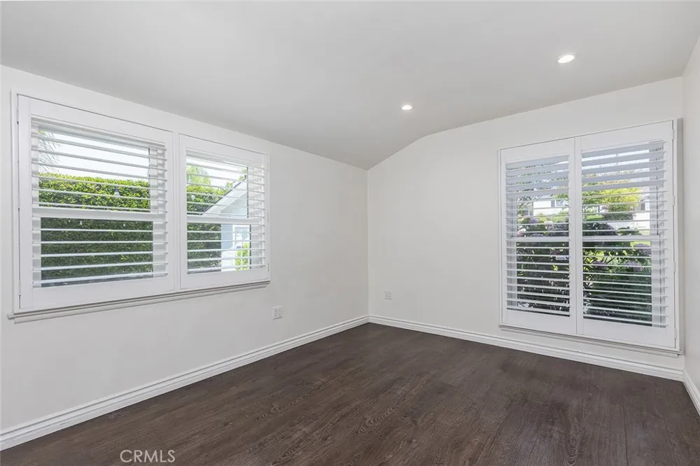 1030 Cynthia Avenue Pasadena, CA 91107