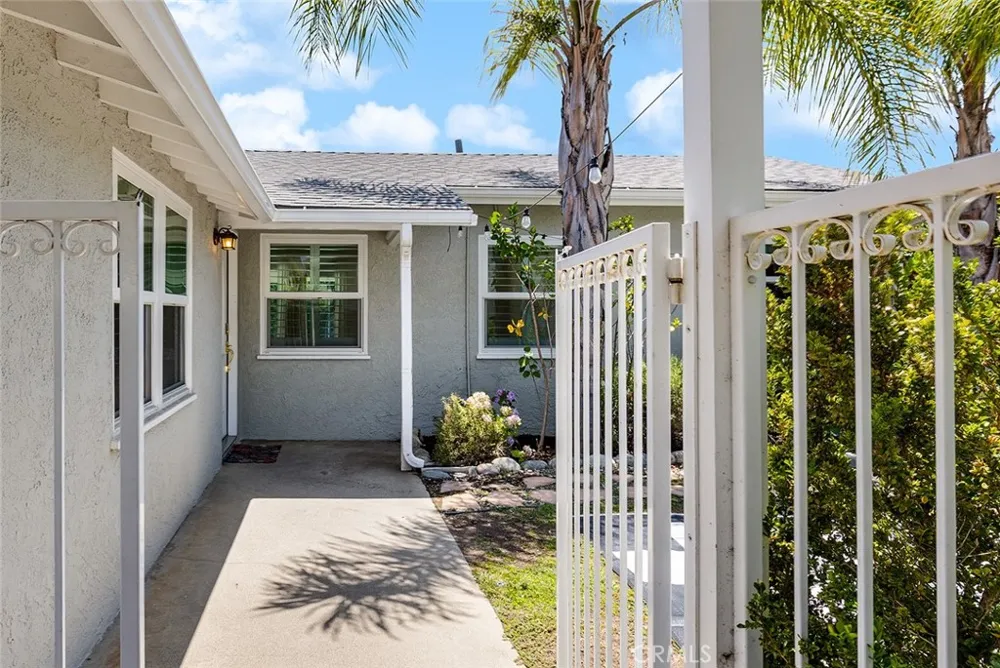 1030 Cynthia Avenue Pasadena, CA 91107