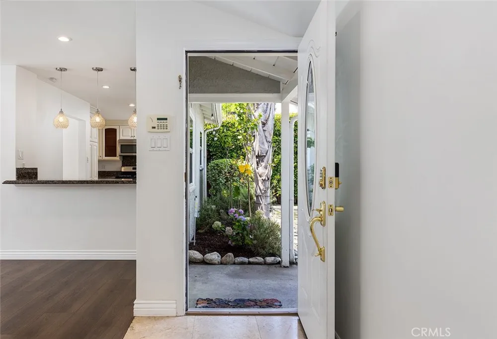 1030 Cynthia Avenue Pasadena, CA 91107