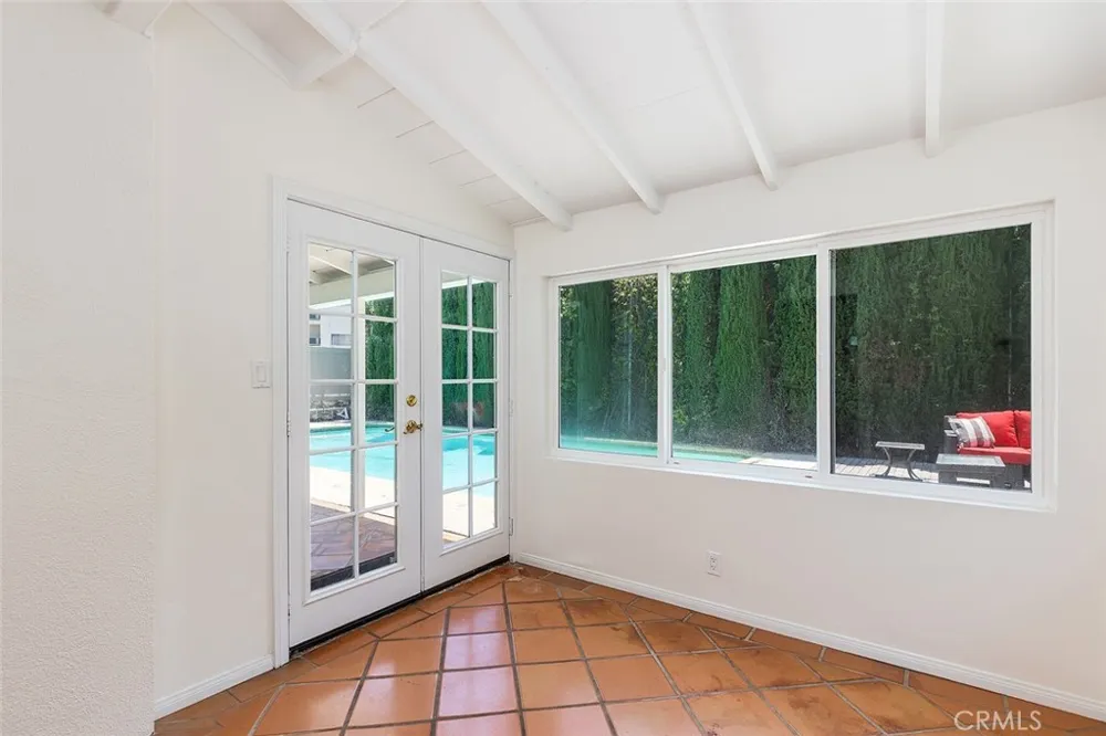 1030 Cynthia Avenue Pasadena, CA 91107