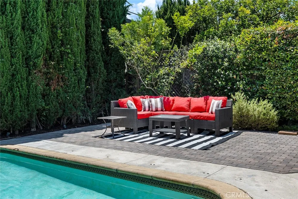 1030 Cynthia Avenue Pasadena, CA 91107