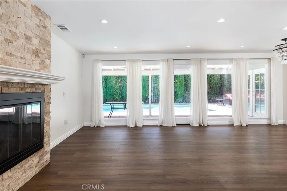 1030 Cynthia Avenue Pasadena, CA 91107