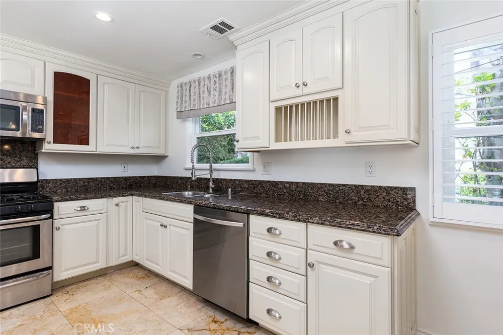 1030 Cynthia Avenue Pasadena, CA 91107