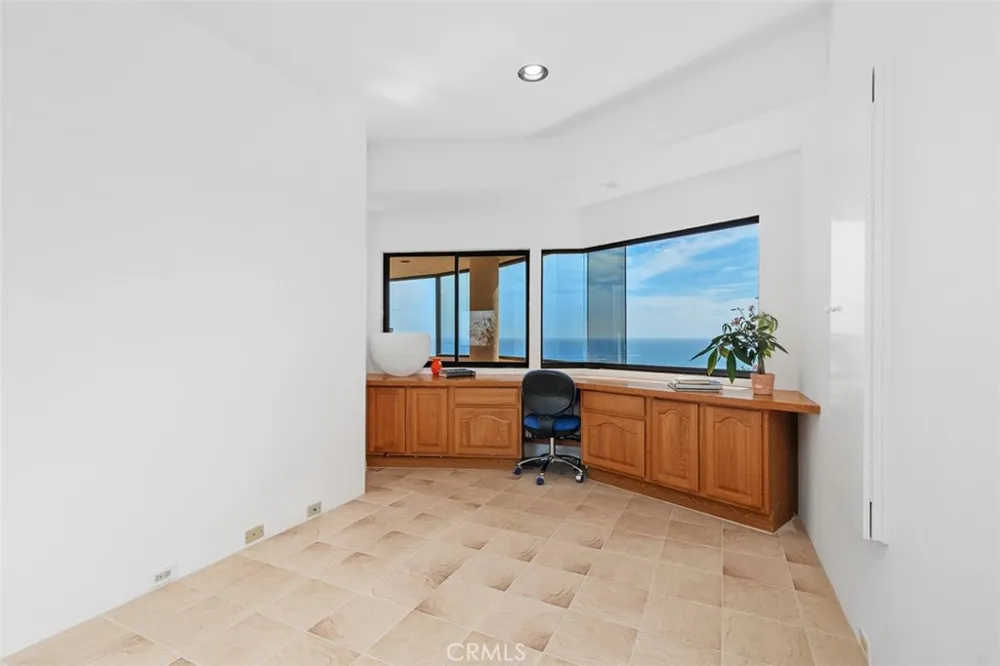 664 Mystic View Laguna Beach, CA 92651