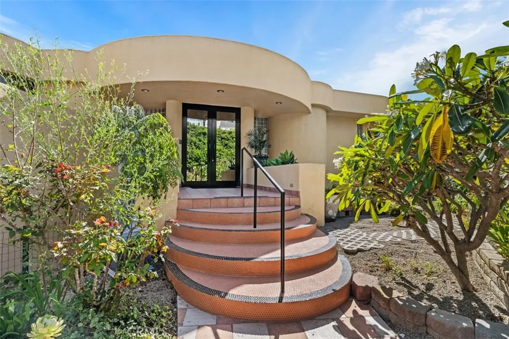 664 Mystic View Laguna Beach, CA 92651