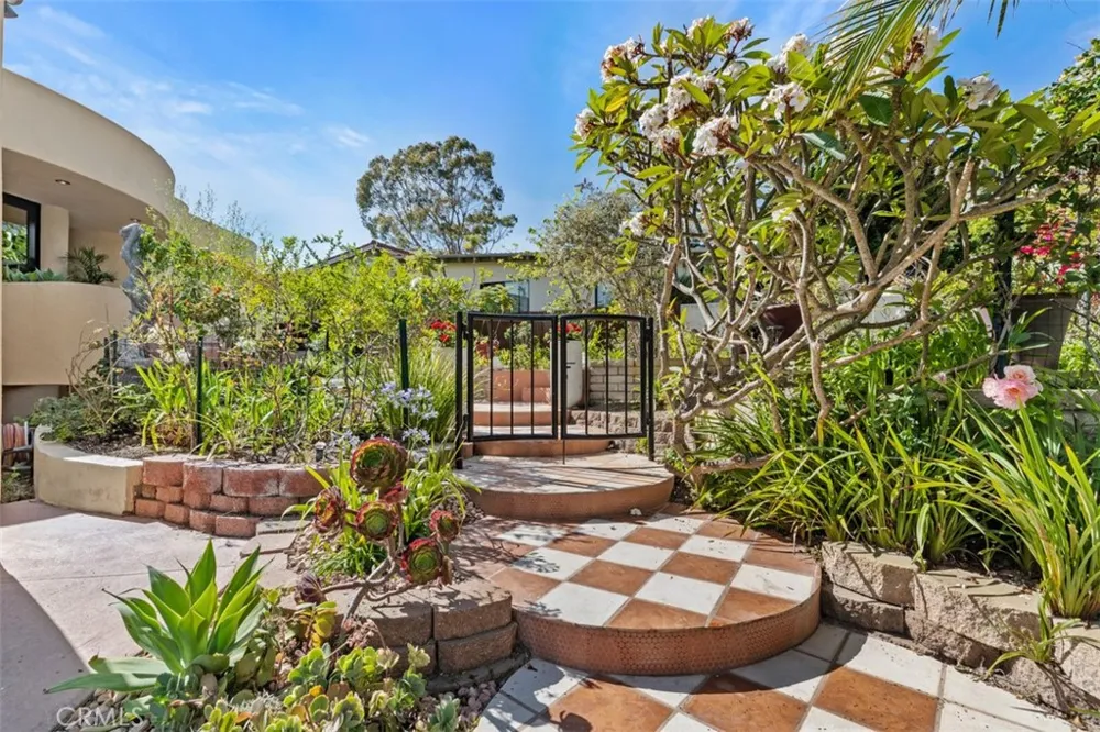 664 Mystic View Laguna Beach, CA 92651