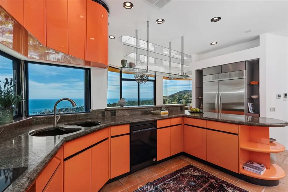 664 Mystic View Laguna Beach, CA 92651