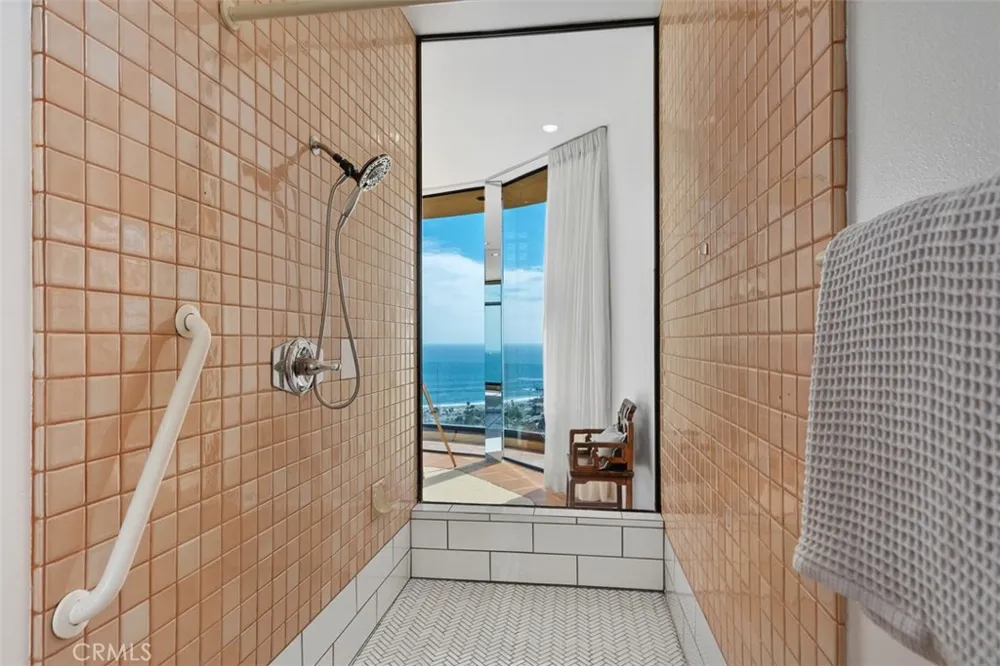 664 Mystic View Laguna Beach, CA 92651