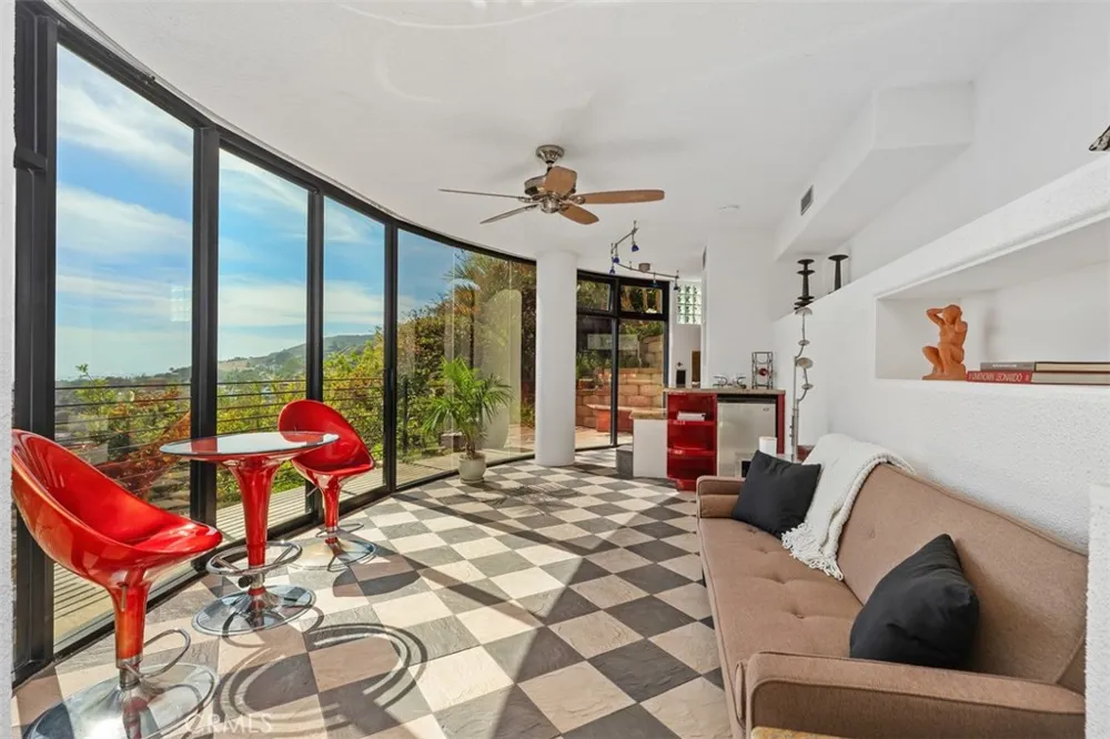 664 Mystic View Laguna Beach, CA 92651