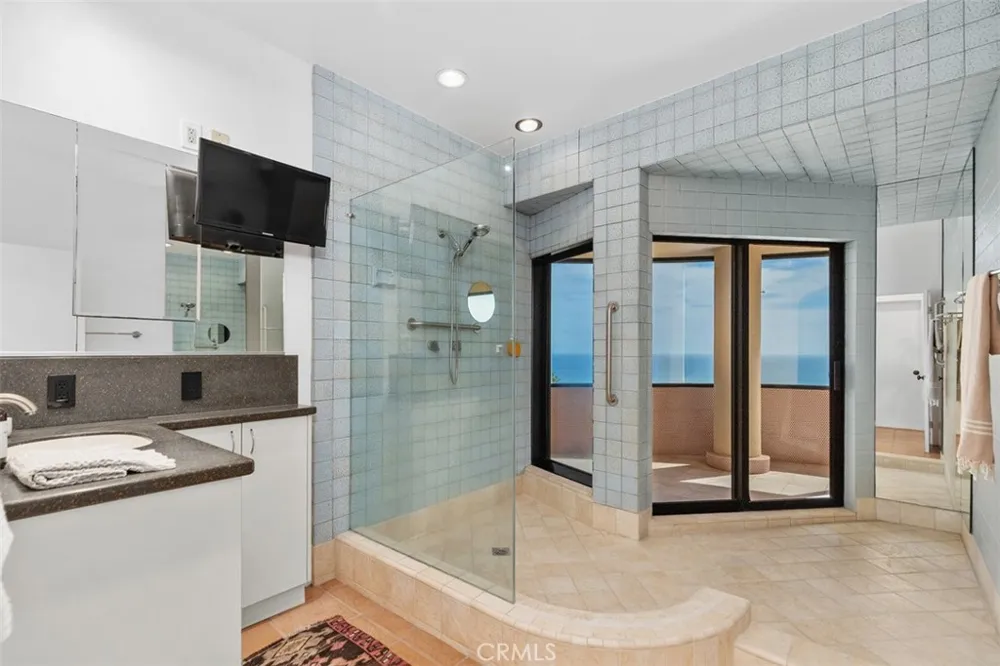 664 Mystic View Laguna Beach, CA 92651