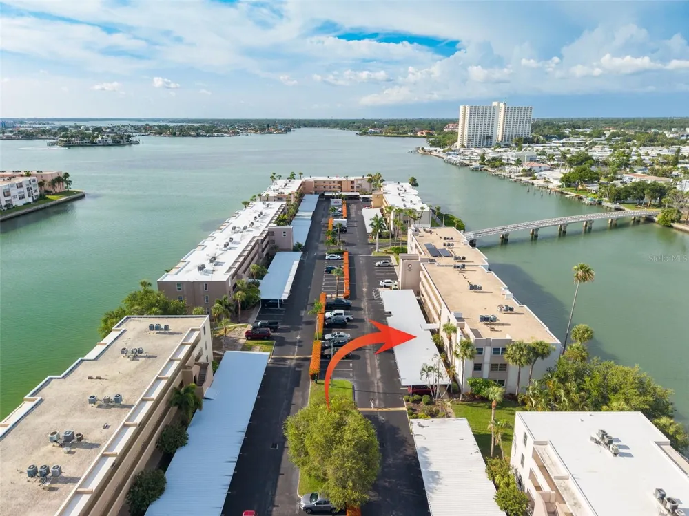 7425 BAY ISLAND DRIVE S #107 St Petersburg, FL 33707
